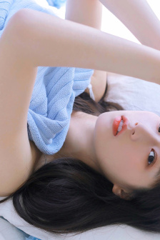 秘书办公室摸她奶呻吟电影