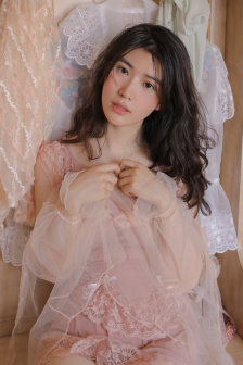 少妇浴室精油按摩2